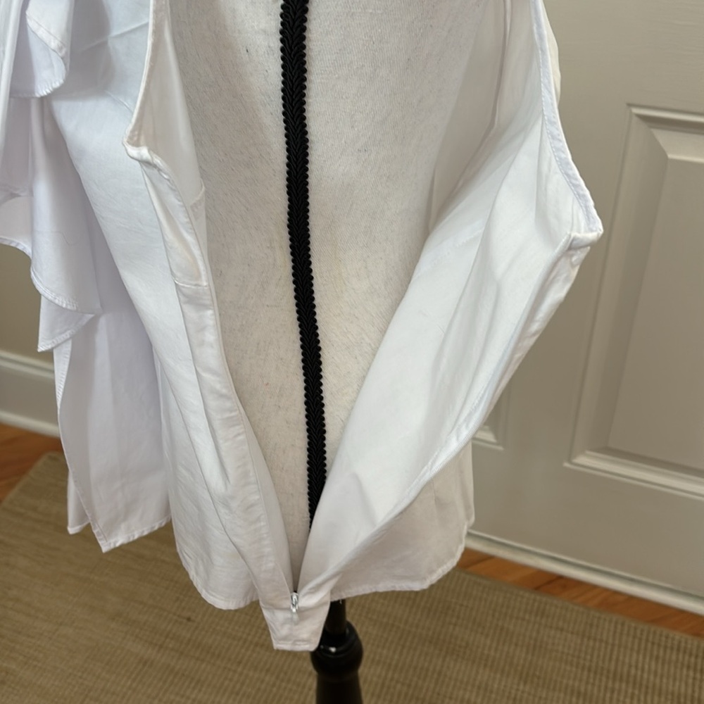 V Christina Sleeveless Blouse - Picture 5 of 6
